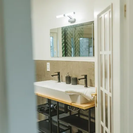 Semesterbostad Fuer 10 Mit Garten Und Grill *