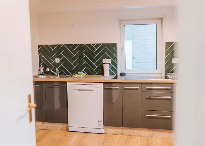 Feriehus Fuer 10 Mit Garten Und Grill